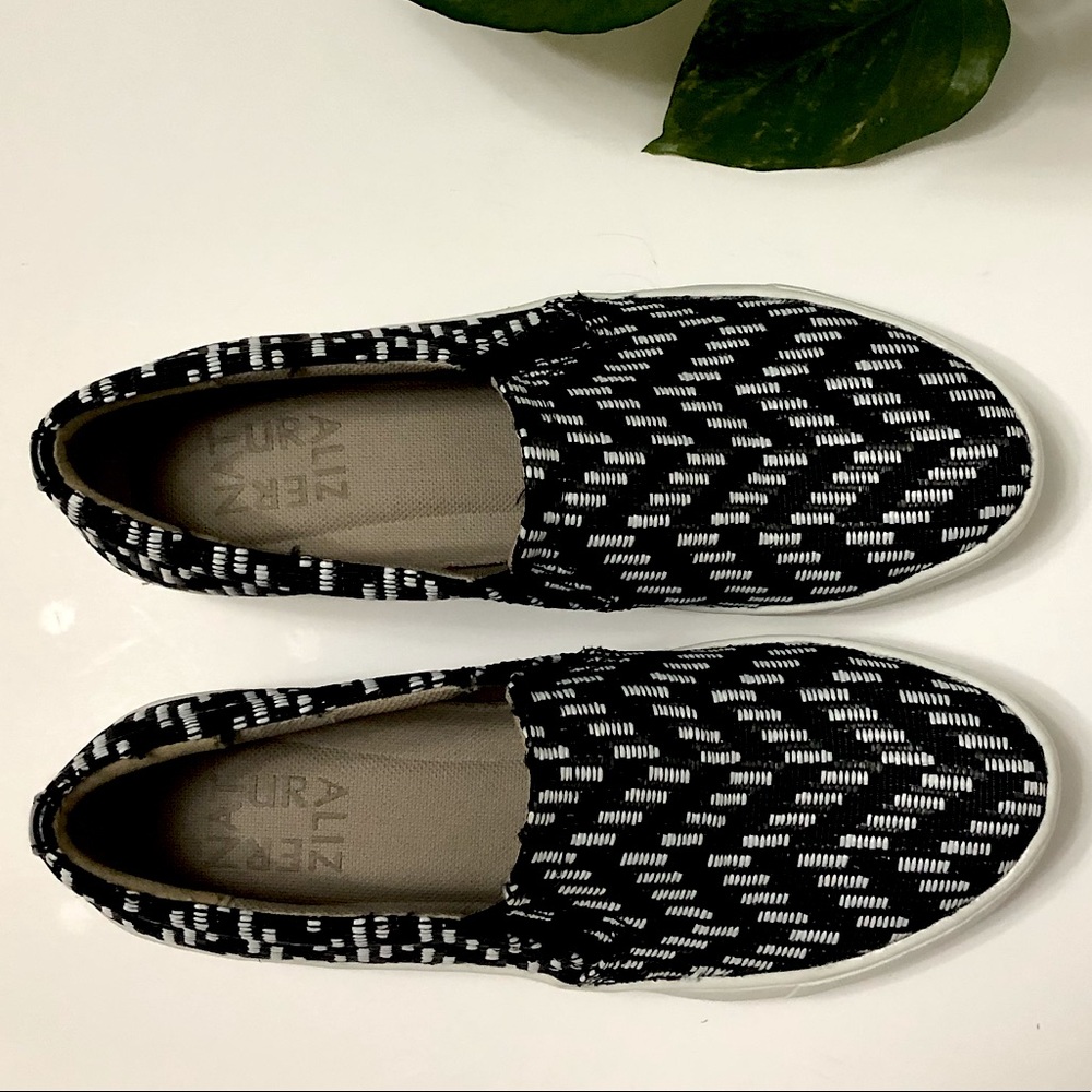 Naturalizer Marianne Chevron Slip-on Sneaker 5.5